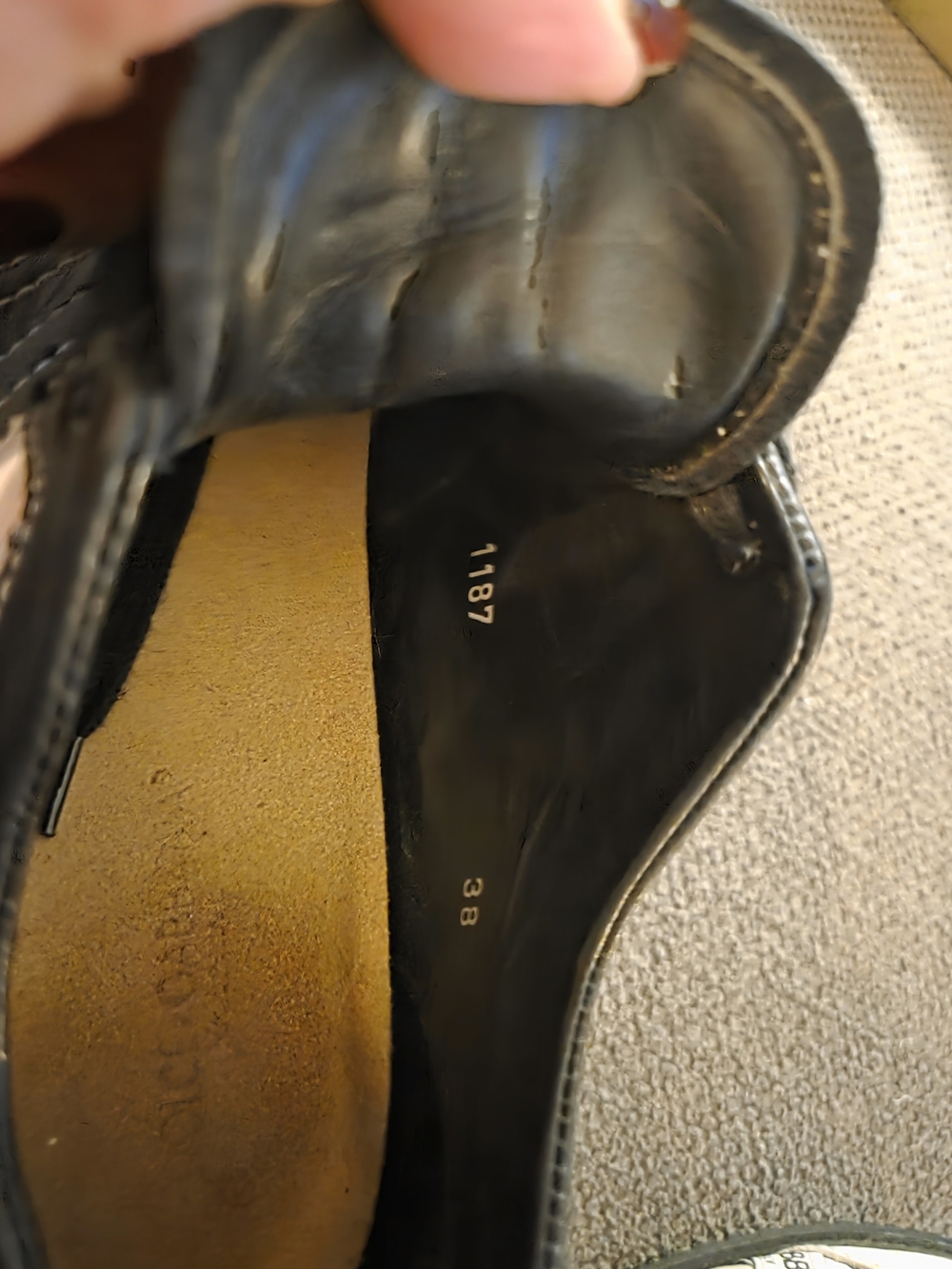 Dolce Gabbana Cream and Black Logo Sneakers Low Profile Bowling Silhouette READ - Picture 9 of 11